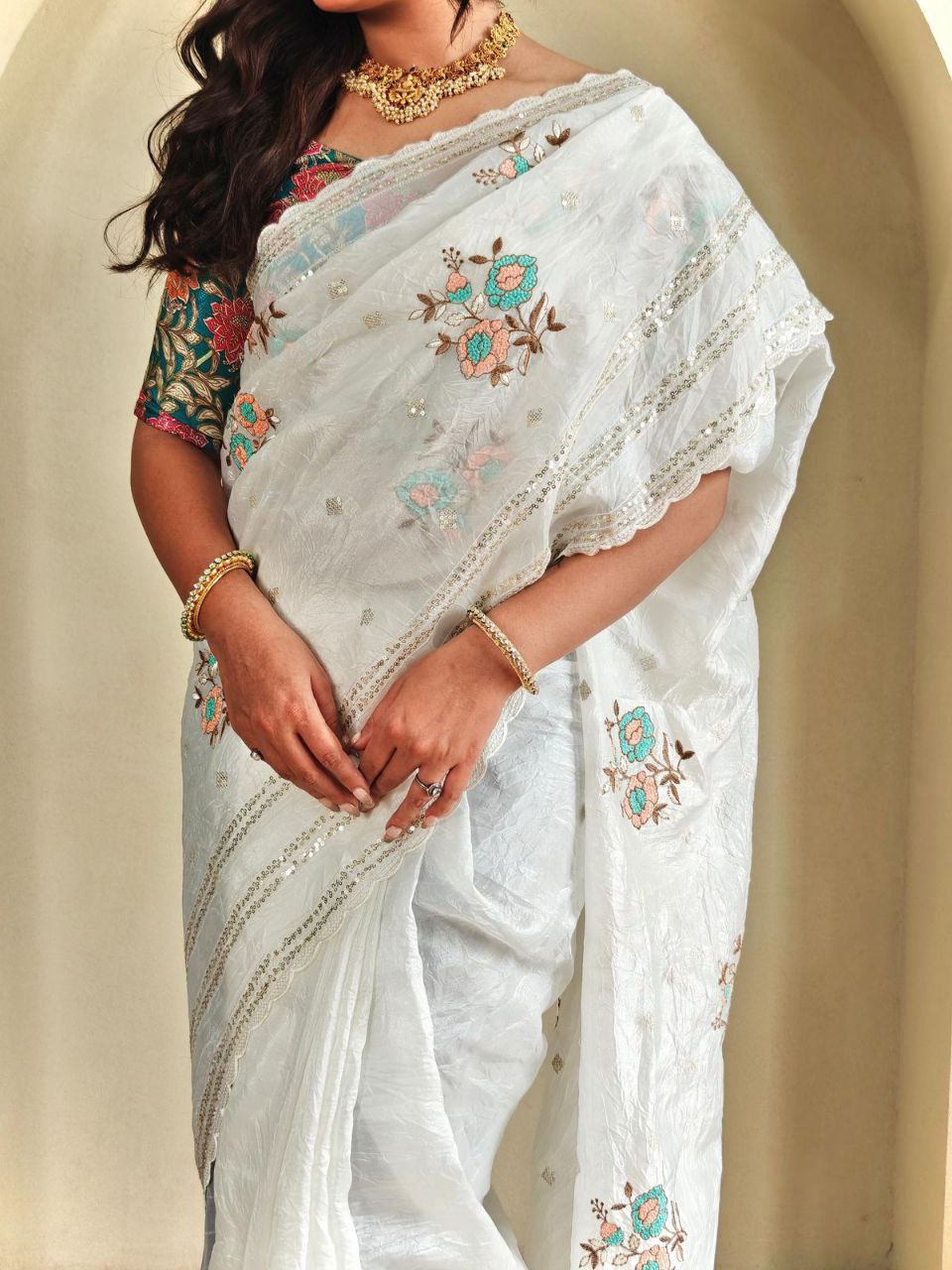 Crunchy White Saree